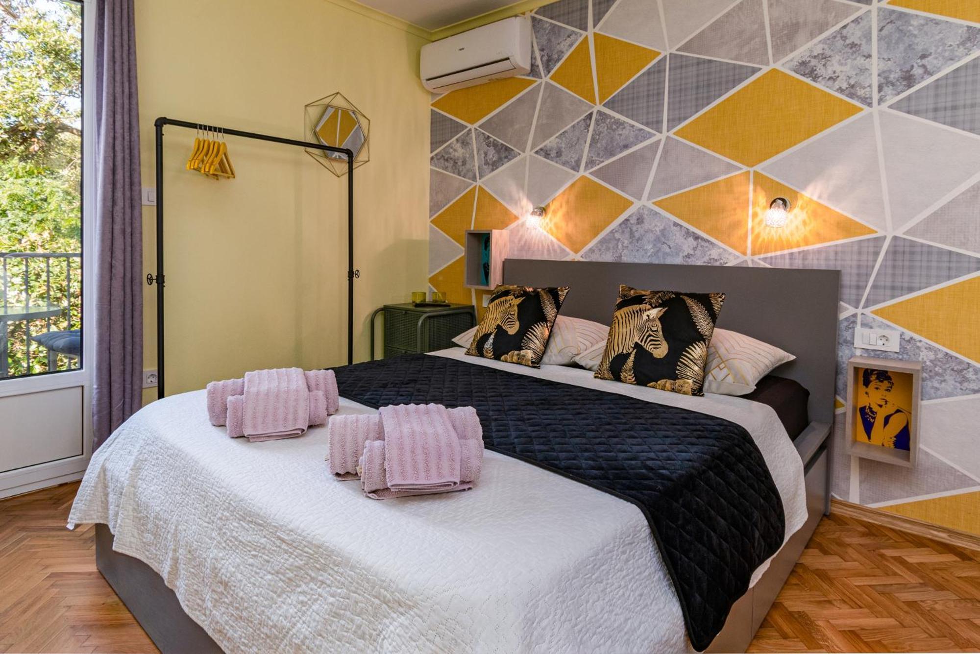 Apartments And Rooms By The Sea Banjol, Rab - 5077 Exterior photo